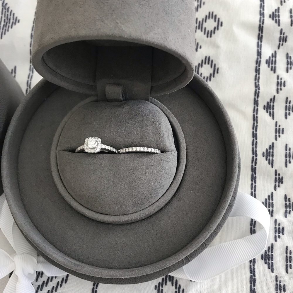 Vera by Vera wang engagement ring and wedding band
